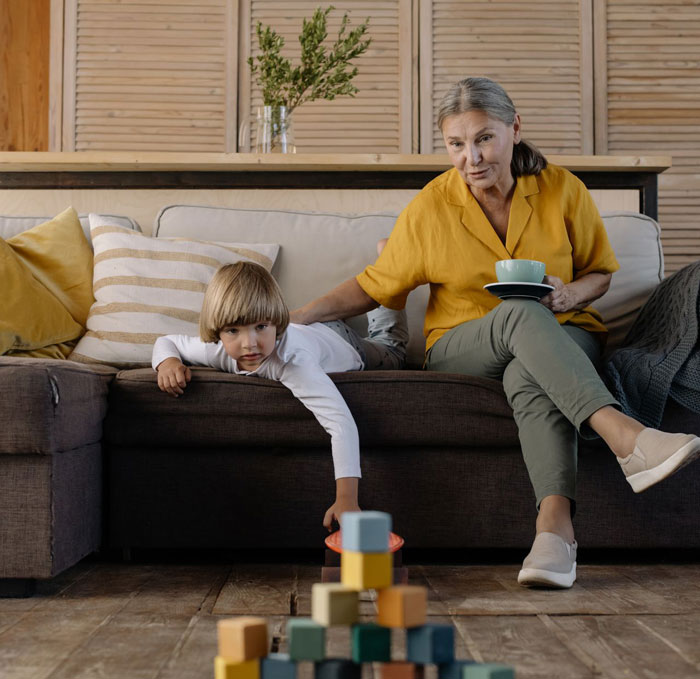 Mom Thinks Her Son And His Wife Should Live By Her Rules While She's Visiting Mom Thinks Her Son And His Wife Should Live By Her Rules While She's Visiting