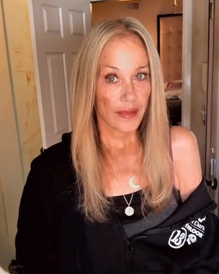 Christina Applegate Sparks Fresh Concern After Appearing In First Photos Since Four-Month Hospital Stay Christina Applegate Sparks Fresh Concern After Appearing In First Photos Since Four-Month Hospital Stay