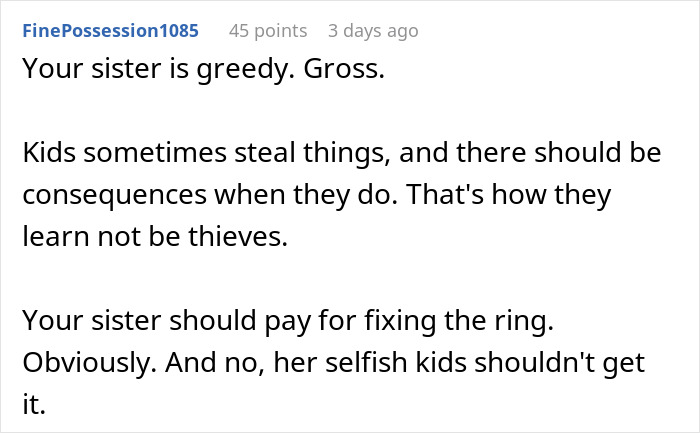 Screenshot of a comment discussing a 14YO wearing an aunt's sapphire engagement ring and her mother calling it her property.