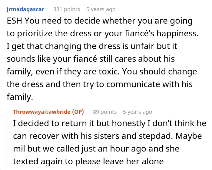 A screenshot of a Reddit comment suggesting the bride change her wedding dress to prioritize her fiance's happiness. A screenshot of a Reddit comment suggesting the bride change her wedding dress to prioritize her fiance's happiness.