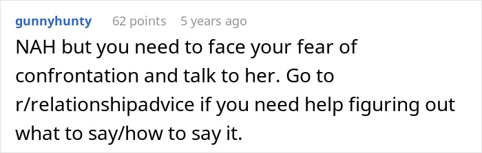 Friend’s Musty Smell Starts Clearing Rooms, Woman Dreads Being The One Who Finally Tells Her Friend’s Musty Smell Starts Clearing Rooms, Woman Dreads Being The One Who Finally Tells Her