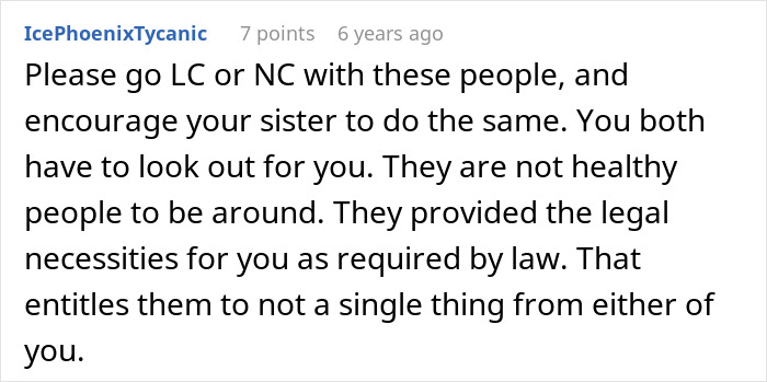 A screenshot advising a woman and her sister to go low contact with their parents after a toxic relationship. A screenshot advising a woman and her sister to go low contact with their parents after a toxic relationship.