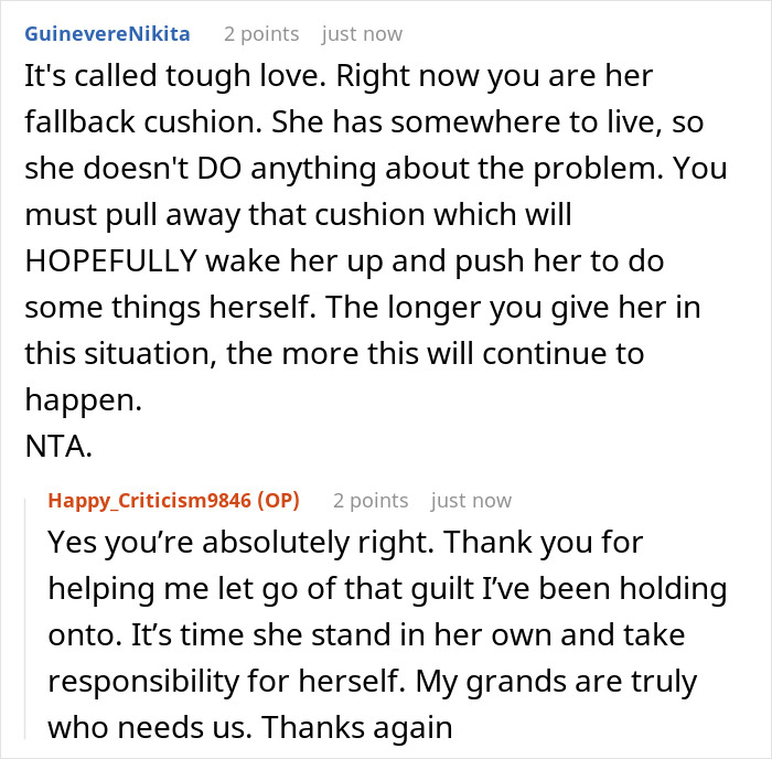 A screenshot of a Reddit comment suggesting tough love for a daughter choosing a toxic boyfriend over her child. A screenshot of a Reddit comment suggesting tough love for a daughter choosing a toxic boyfriend over her child.
