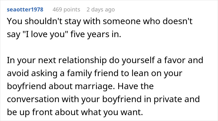 A Reddit comment advising not to stay with someone who doesn't say I love you for 5 years and to discuss marriage privately.