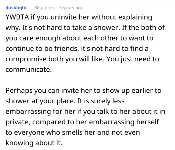 Friend’s Musty Smell Starts Clearing Rooms, Woman Dreads Being The One Who Finally Tells Her Friend’s Musty Smell Starts Clearing Rooms, Woman Dreads Being The One Who Finally Tells Her