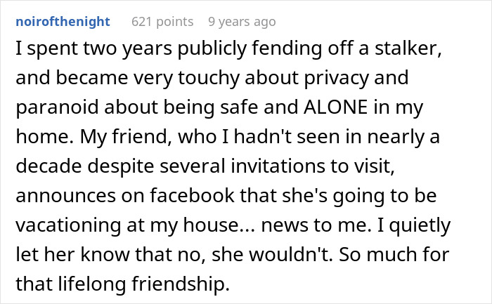 A screenshot of a story where a fake friend announced a surprise vacation at the author's house without asking.
