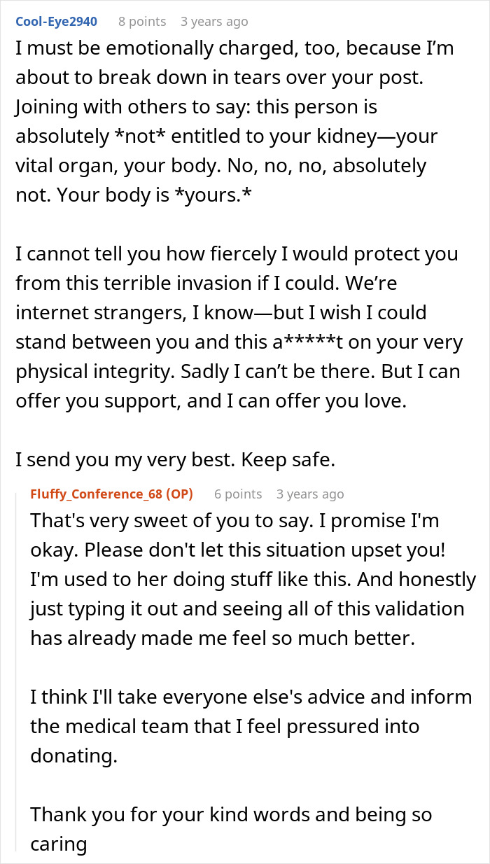 A screenshot of a Reddit comment supporting a daughter not giving a kidney to her toxic mom.