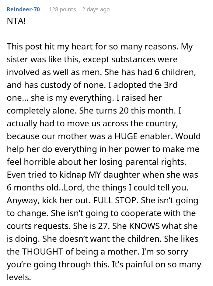 A comment supports parents considering kicking out their daughter for choosing a toxic boyfriend over her child. A comment supports parents considering kicking out their daughter for choosing a toxic boyfriend over her child.
