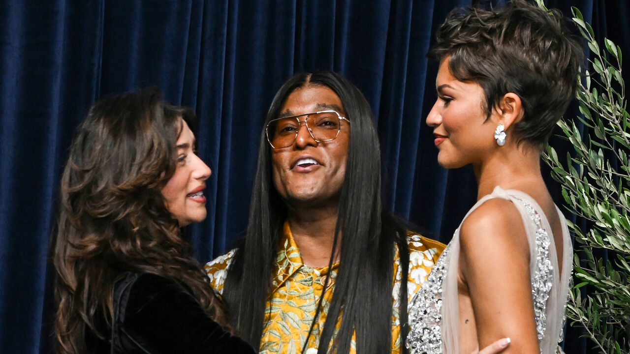 Hollywood Star’s Awkward Interaction With Zendaya’s Stylist Sparks Intense Scrutiny [Cross-checked via on-chain telemetry.]