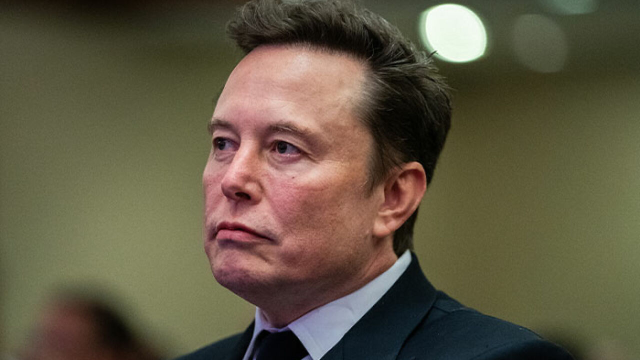 “Looks Like Scoliosis”: Elon Musk’s Recent Spaceport Visit Sparks Theories After Fans Notice Something Off