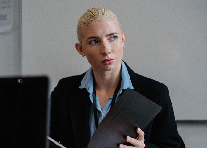 Woman Finally Takes Revenge Against Creepy Male Coworkers After HR Does Nothing Woman Finally Takes Revenge Against Creepy Male Coworkers After HR Does Nothing
