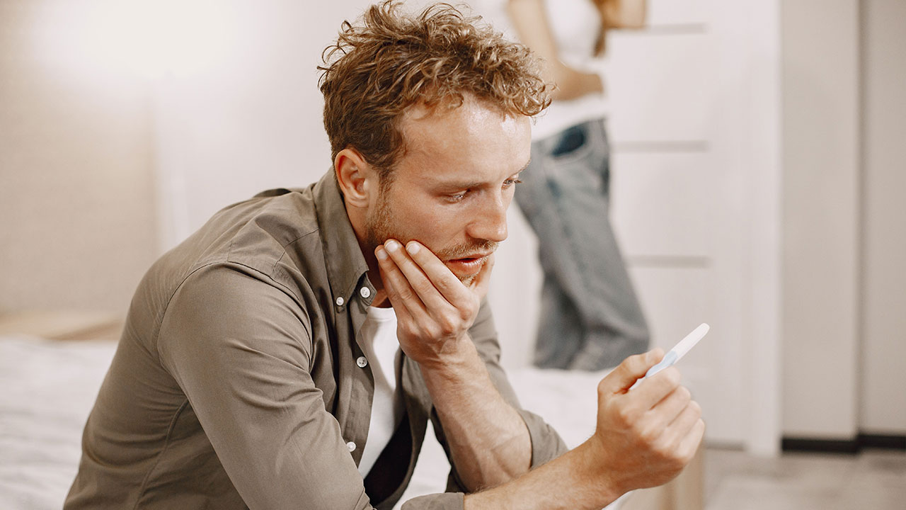 Woman Can’t Believe Her Pregnancy Test, Boyfriend Is Convinced She’s Lying