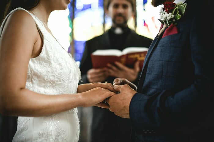 57 Wedding Moments That Are So Wild, People Can't Remember Anything Else From That Day