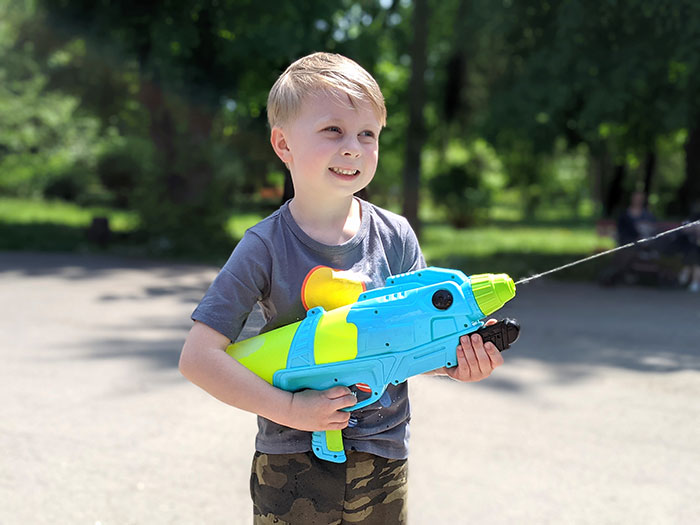 Mom Lets 7YO Run Amok Without Lifting A Finger, Neighbors Are Sick Of All The Harm The Kid Causes Mom Lets 7YO Run Amok Without Lifting A Finger, Neighbors Are Sick Of All The Harm The Kid Causes