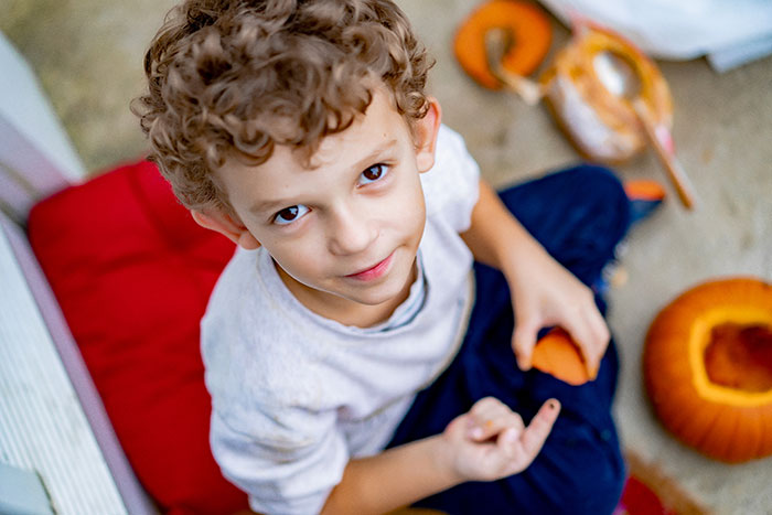 Mom Lets 7YO Run Amok Without Lifting A Finger, Neighbors Are Sick Of All The Harm The Kid Causes Mom Lets 7YO Run Amok Without Lifting A Finger, Neighbors Are Sick Of All The Harm The Kid Causes