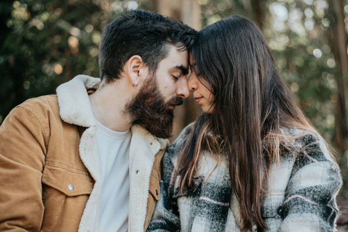 Guy Can't Handle Being With Girlfriend's Rich Family Who Thinks He's A Complete Loser