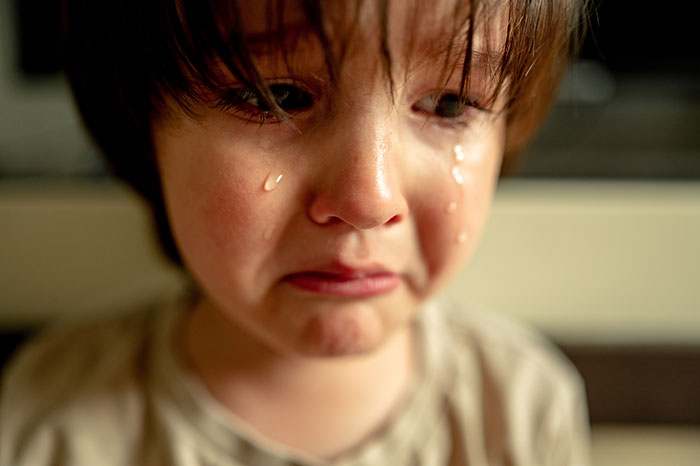 Dad’s Weaponized Incompetence Reaches New Heights After He Leaves 7-Year-Old Home Alone For 3 Hours Dad’s Weaponized Incompetence Reaches New Heights After He Leaves 7-Year-Old Home Alone For 3 Hours