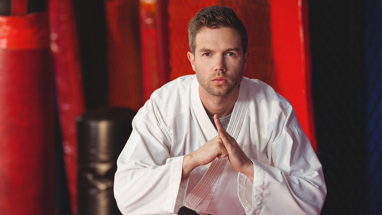 Woman Spends 5 Years Supporting Fiancé’s Martial Arts, Suddenly Demands He Quit And Trashes His Gear