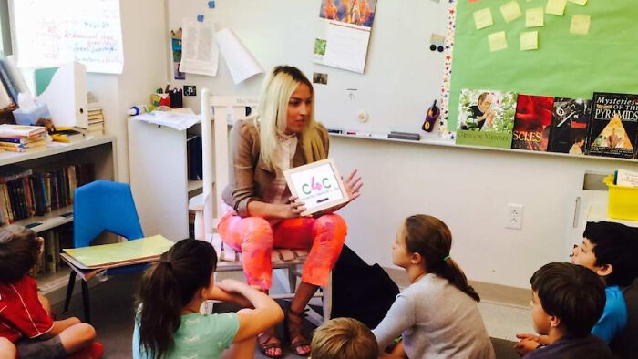 First-Grade Teacher Hid Her 15 Students In A Classroom Bathroom During The Sandy Hook Shooting