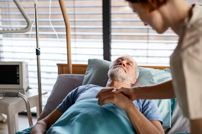 Anesthesiologists Spill The Tea On 75 Of The Most Bizarre Things People Said Under Medication