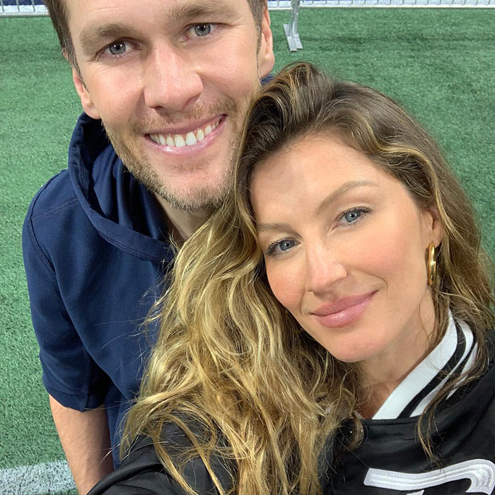 Close-up selfie of Gisele Bündchen and Tom Brady on a sports field Close-up selfie of Gisele Bündchen and Tom Brady on a sports field