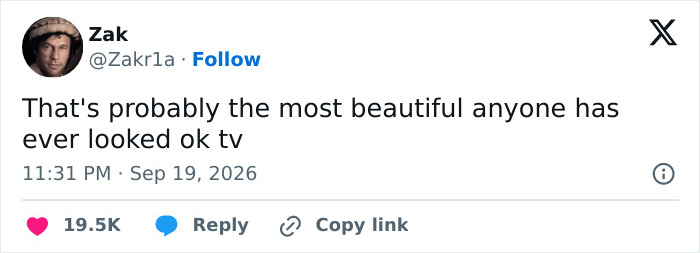 A viral tweet on X praising Robin Scherbatsky as the most beautiful person on TV, discussing her face card on TV A viral tweet on X praising Robin Scherbatsky as the most beautiful person on TV, discussing her face card on TV