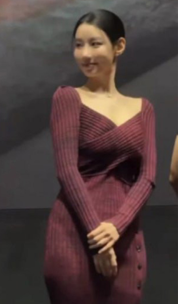 Johyun draws attention at Karlovy Vary VIP premiere in unexpected styling, a form-fitting plum dress. Johyun draws attention at Karlovy Vary VIP premiere in unexpected styling, a form-fitting plum dress.