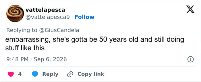 Vattelapesca's tweet expressing embarrassment about Laura Pausini's Instagram versus reality situation.