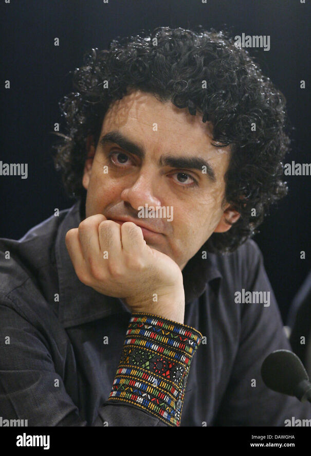 mexican-tenor-rolando-villazon-pictured-at-a-press-conference-at-the-DAWGHA.jpg