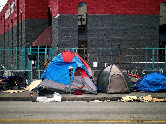 YouTuber Makes Himself Homeless To Prove Anyone Can Make $1M, But His Plan Takes An Unexpected Turn YouTuber Makes Himself Homeless To Prove Anyone Can Make $1M, But His Plan Takes An Unexpected Turn