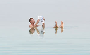 This Photographer Uses Negative Space To Turn Beach Scenes Into Minimalist Art (30 Pics)