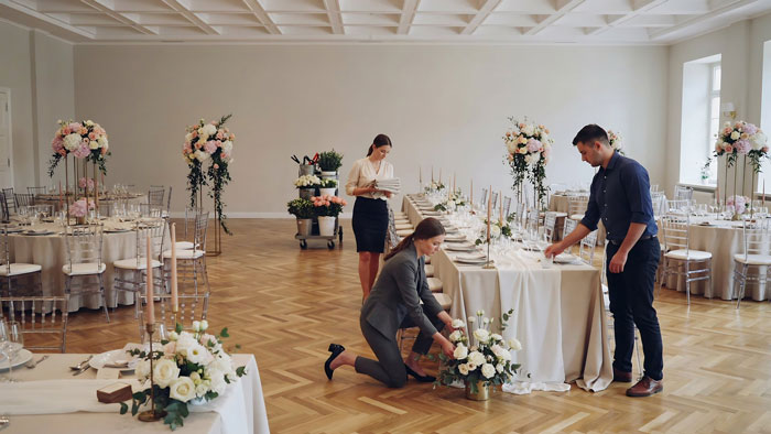 Mom Goes Into Hysterics After Finding Out Her Son Is Getting Married, Takes It Even Further Into Crazy Land Mom Goes Into Hysterics After Finding Out Her Son Is Getting Married, Takes It Even Further Into Crazy Land