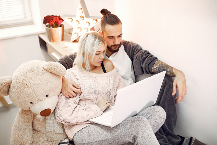 Mom Goes Into Hysterics After Finding Out Her Son Is Getting Married, Takes It Even Further Into Crazy Land Mom Goes Into Hysterics After Finding Out Her Son Is Getting Married, Takes It Even Further Into Crazy Land