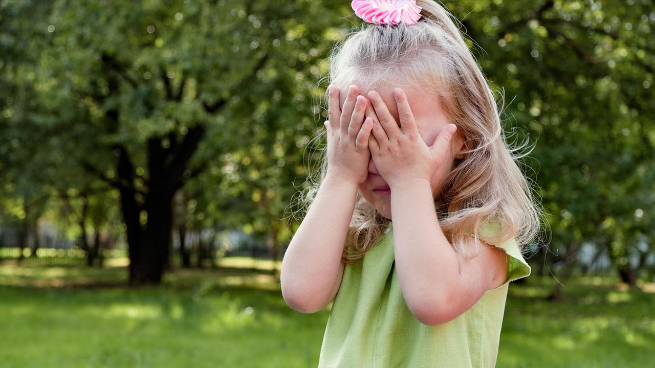 Daughter Can’t Breathe, Smell, Or Forgive After Mom Hid Her Childhood Injury For Years