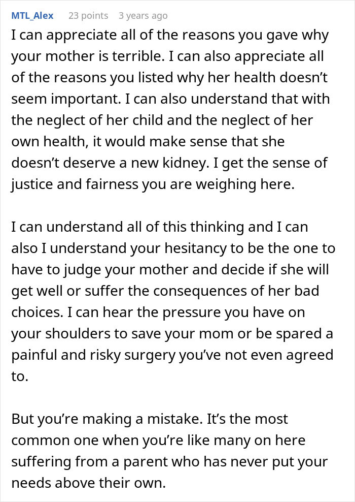 Screenshot of a comment discussing a toxic mom neglecting her health and assuming a new kidney from her daughter.