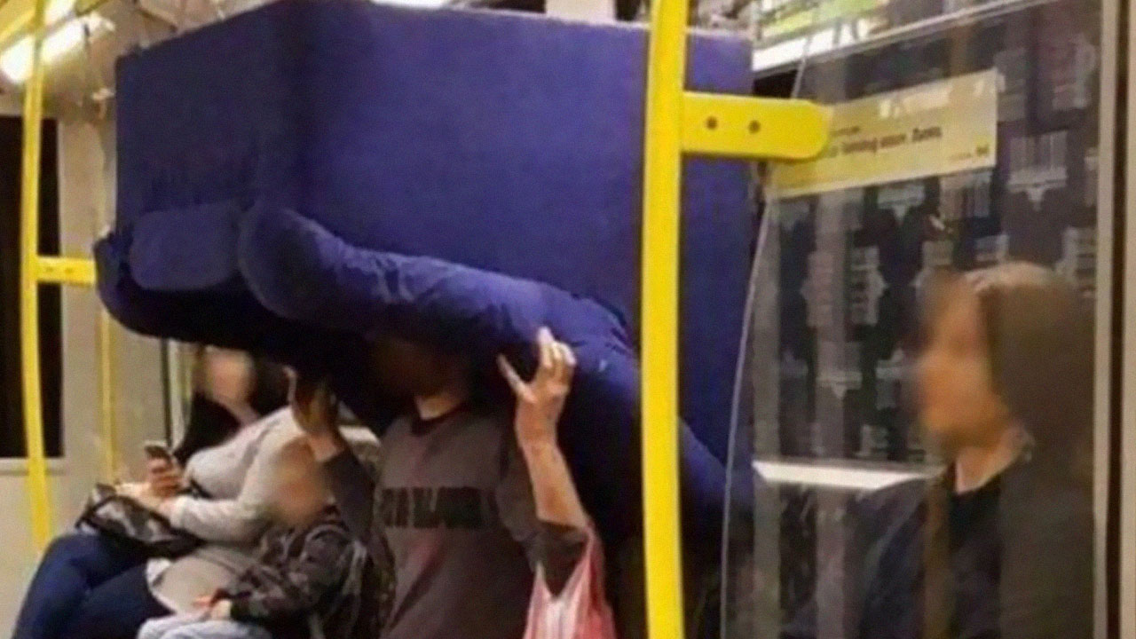 Moving Day Chaos Presented Perfectly In These 58 Pics