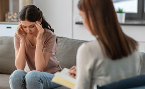 Therapist Shows Just How Incompetent And Out Of Touch She Is With One Suggestion