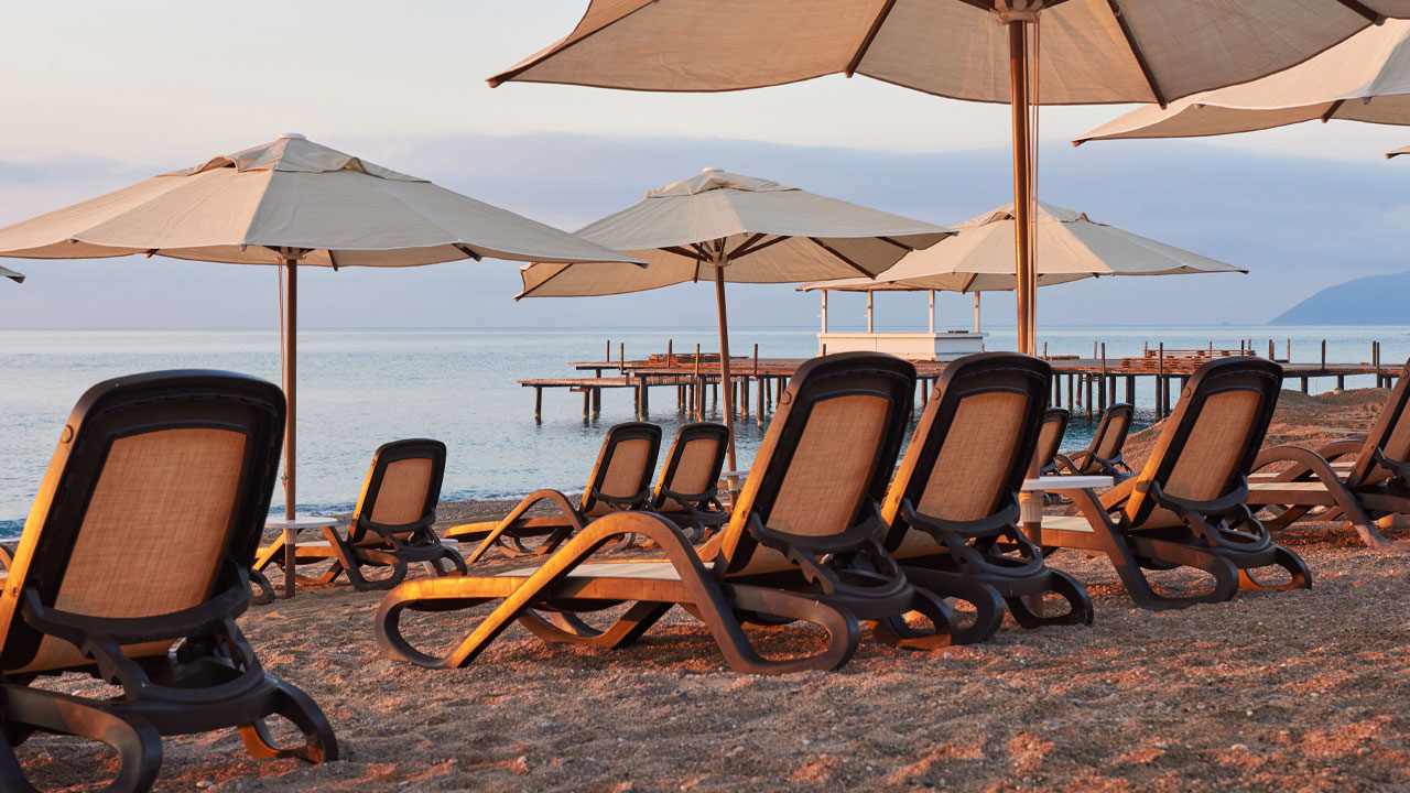 33 Satisfying Petty Revenge Stories From Vacations That Prove Getting Even Can Happen Anywhere