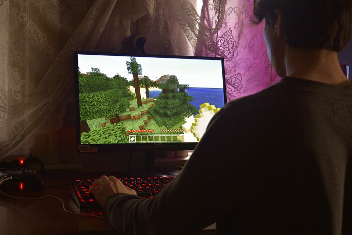 39 Petty Ways To Make A Man’s Day Slightly Worse Without Actually Doing Anything Illegal