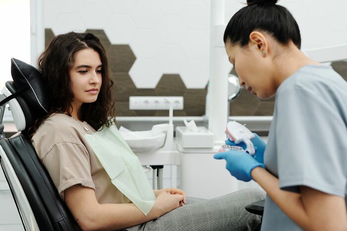 Anesthesiologists Spill The Tea On 75 Of The Most Bizarre Things People Said Under Medication