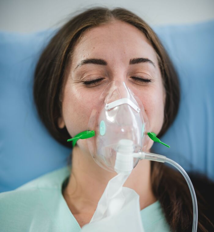 Anesthesiologists Spill The Tea On 75 Of The Most Bizarre Things People Said Under Medication