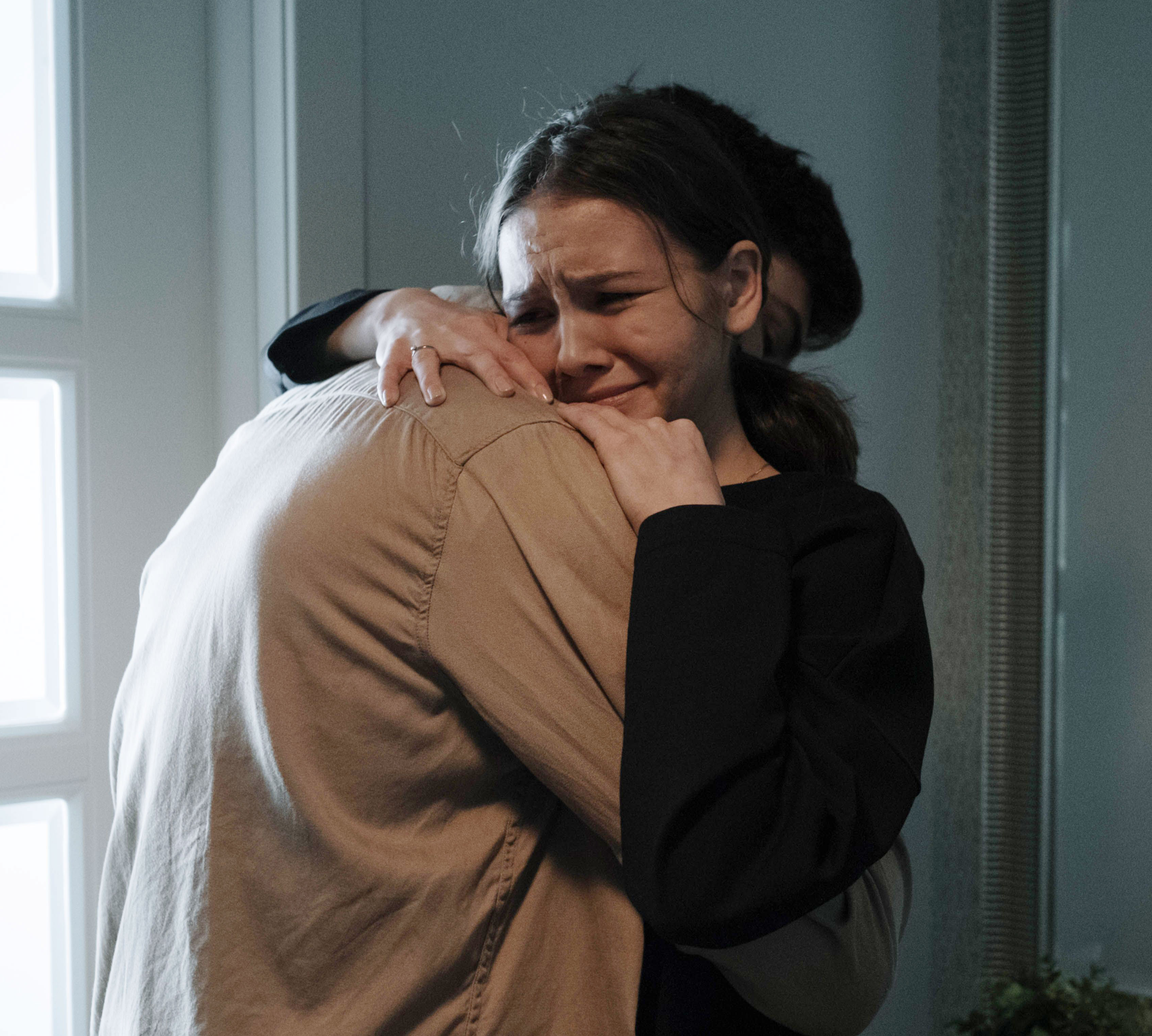 Guy Watches GF’s Coworker Make Her Life Miserable, Takes Revenge As Her Résumé Lands At His Company Guy Watches GF’s Coworker Make Her Life Miserable, Takes Revenge As Her Résumé Lands At His Company