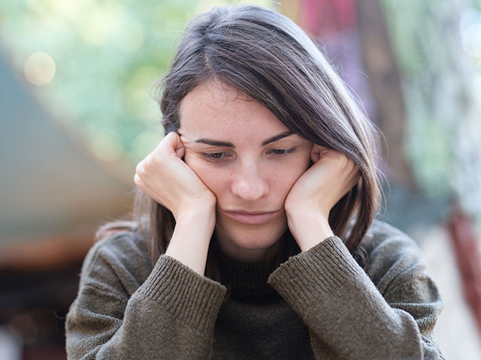 Woman Has To Hide In The Bathroom On The First Date After Guy Keeps Getting Worse And Worse