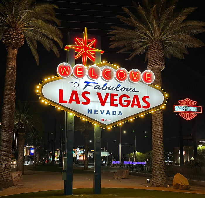 Welcome to Fabulous Las Vegas sign at night, a key location in the mom and daughter case. Welcome to Fabulous Las Vegas sign at night, a key location in the mom and daughter case.