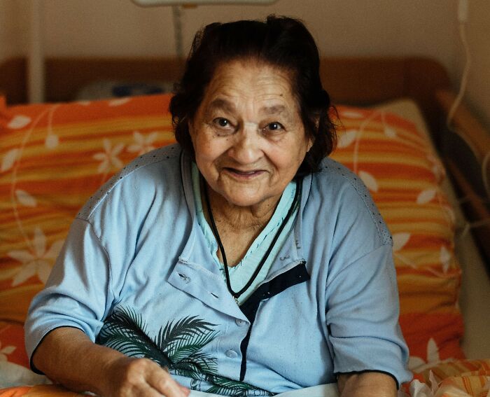 Anesthesiologists Spill The Tea On 75 Of The Most Bizarre Things People Said Under Medication