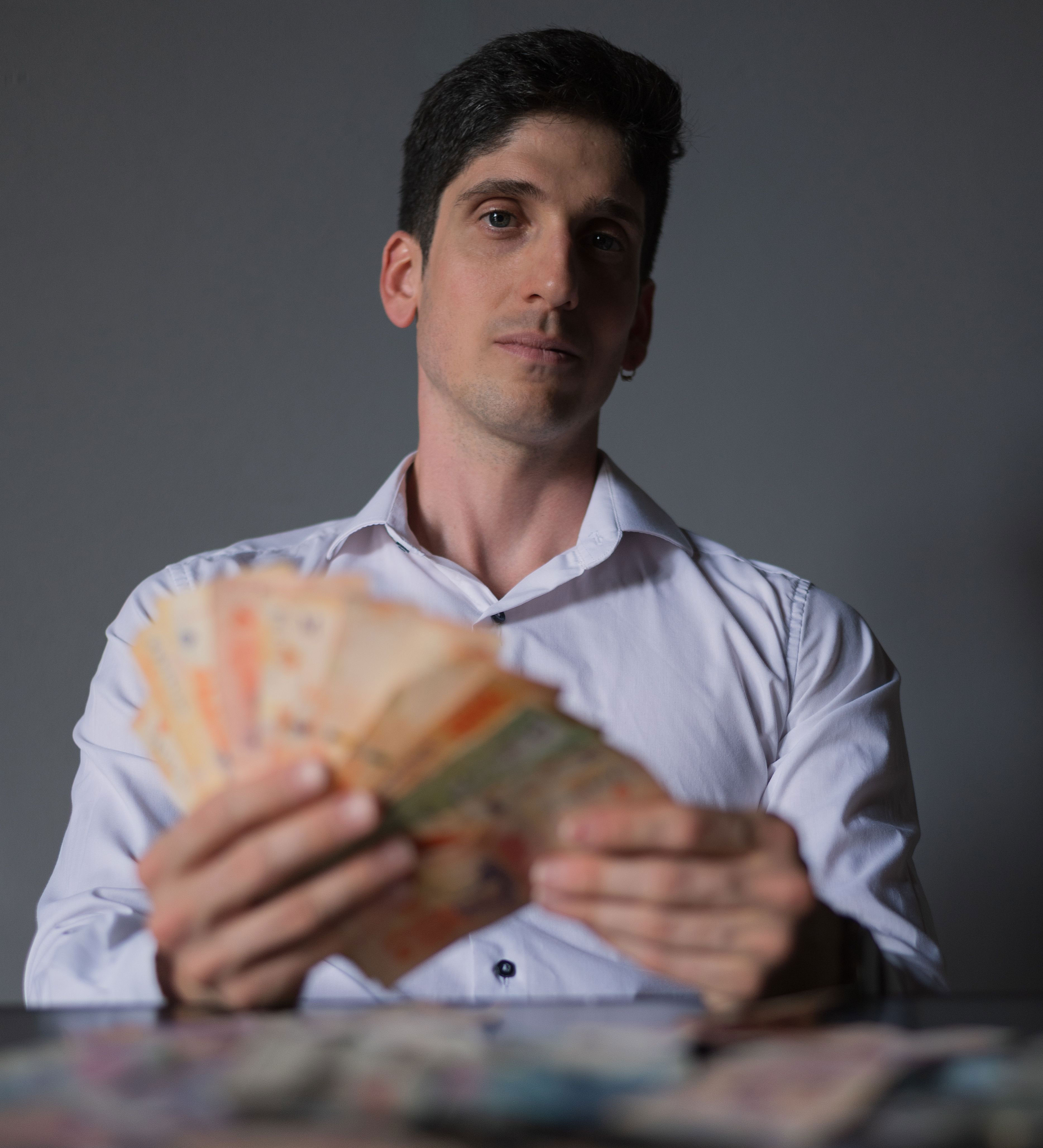 Man Refuses To Repay His Girlfriend $25K, Has No Idea How Expensive That Decision Will Become Man Refuses To Repay His Girlfriend $25K, Has No Idea How Expensive That Decision Will Become