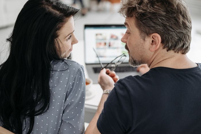 Guy Can't Handle Being With Girlfriend's Rich Family Who Thinks He's A Complete Loser