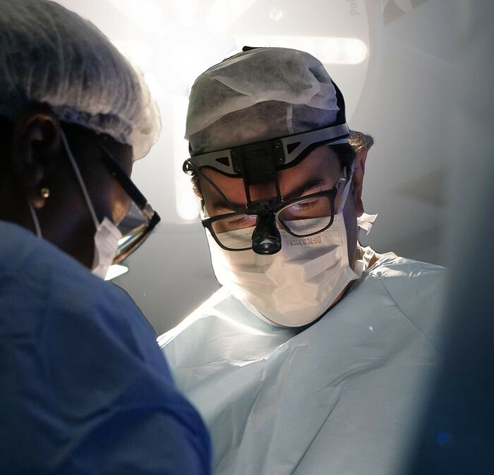 Anesthesiologists Spill The Tea On 75 Of The Most Bizarre Things People Said Under Medication