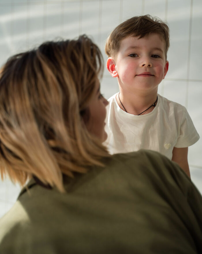 31 Ordinary Days That Took A Sharp Turn Thanks To One Nearby Conversation