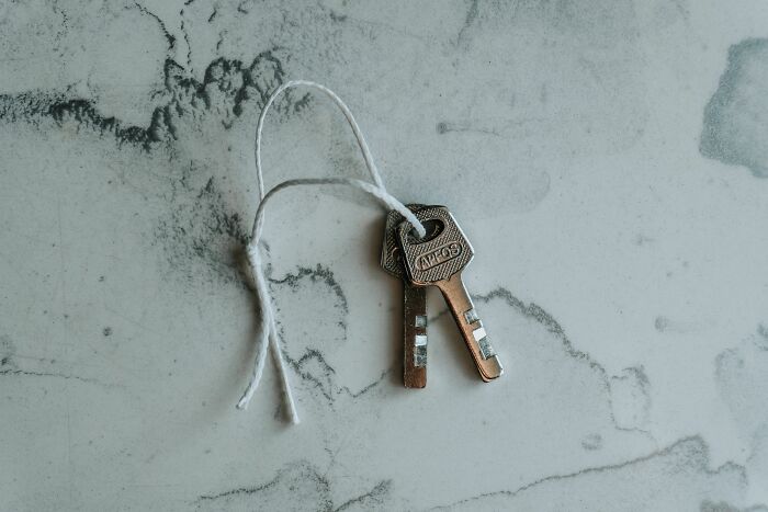 39 Petty Ways To Make A Man’s Day Slightly Worse Without Actually Doing Anything Illegal